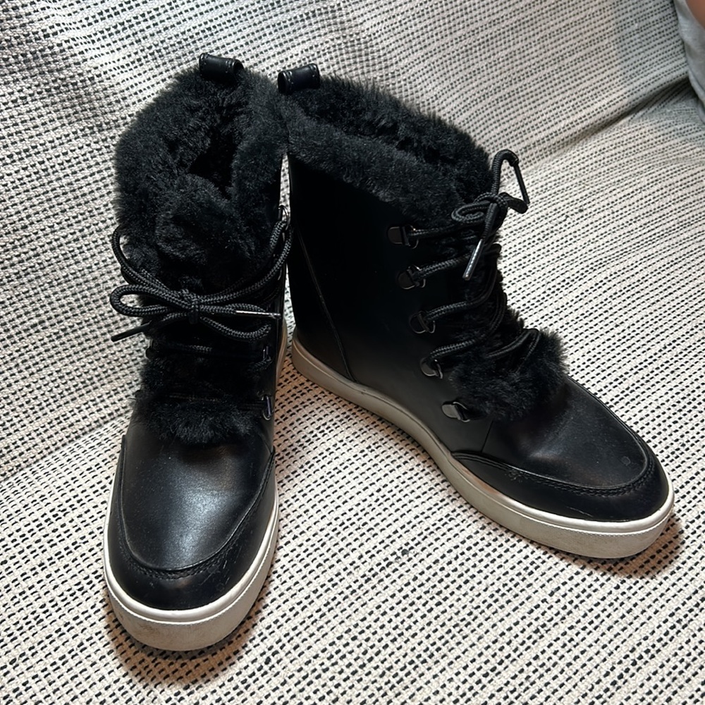 “ADRIAN” BRASH BLACK FUR SNEAKERS Sz 8, good condition